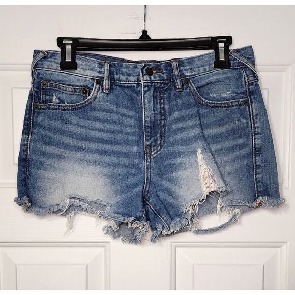 Free People Distressed‎ Denim Shorts Size 26 - Picture 1 of 4